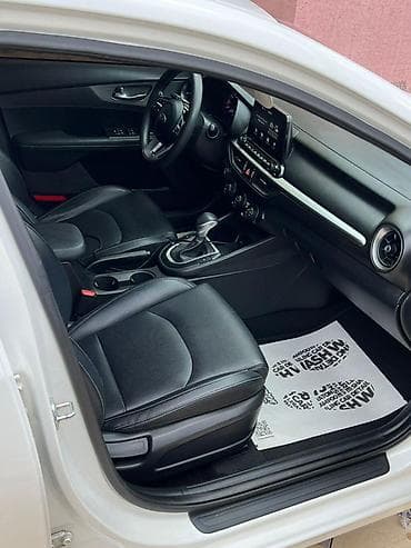 byd e2 2023: Kia K3: 2019 г., 1.6 л, Автомат, Бензин, Седан — 10