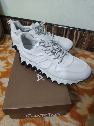 Новыекожа, белоснежные, размер 38, производство Турция. Заказали