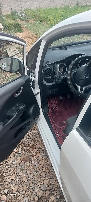 кэдди фольксваген: Honda Fit: 2014 г., 1.5 л, Механика, Бензин, Хэтчбэк — 4