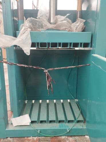 Продаю пресс гидравлический вертикальный для картона, бумаги, целофана