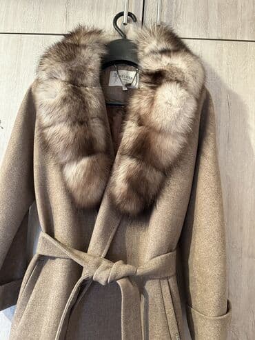 срочно продаю в связи с переездом: Продаю пальто. Размер 42-44 Состояние идеальное Одето пару раз Куплено — 2