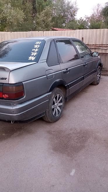 man l2000: Volkswagen Passat: 1989 г., 1.8 л, Ручные, Бензин, Седан — 3