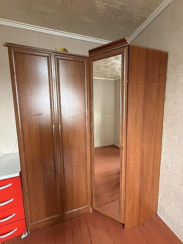 ОТДАМ ВСЕ ЗА 3000 сом / самовывоз Угловой шкаф для одежды +