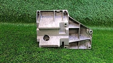 е38: Кронштейн опоры двигателя Е39 Е38 1 702 638 Год 1996 В отличном — 4