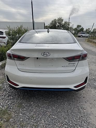 митцубиси спейс стар: Hyundai Elantra: 2020 г., 1.6 л, Автомат, Гибрид, Седан — 7