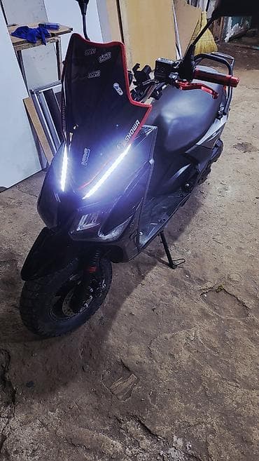 Продаю скутер 150 кубов мотор бодрый заводится с пол оборота расход 3