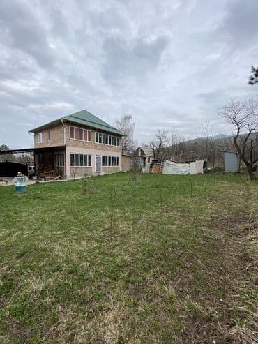 срочно продаю дом в караколе: 180 кв. м, 4 бөлмө, Жылытылган, Жылуу пол, Брондолгон эшиктер — 1