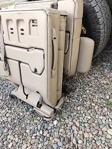 сиденье в авто: Третий ряд сидений, Toyota — 2