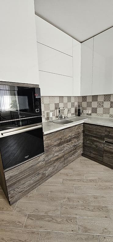 продаю караоке: 4 комнаты, 107 м², 106 серия улучшенная, 1 этаж, Евроремонт — 5