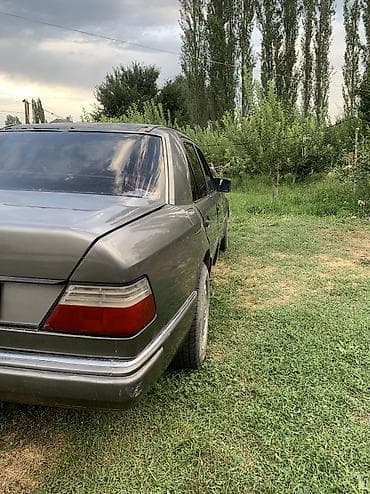 Mercedes-Benz W124: 1990 г., 2.3 л, Механика, Бензин, Седан at lalafo.kg Mercedes-Benz W124: 1990 г., 2.3 л, Механика, Бензин, Седан