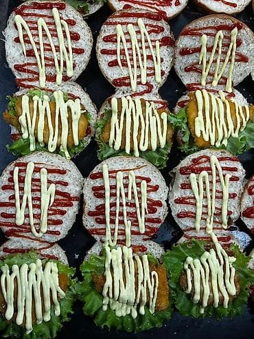 Нужно работница чтобы делать бургеры лет 17+ в цех at lalafo.kg Нужно работница чтобы делать бургеры лет 17+ в цех