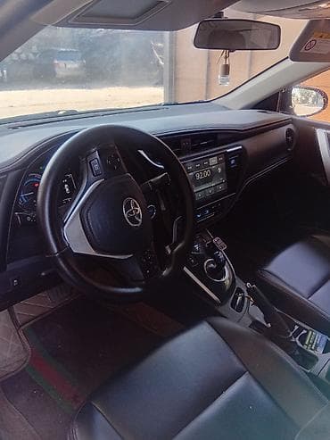 byd e7: Toyota Corolla: 2018 г., 1.8 л, Автомат, Гибрид, Седан — 5