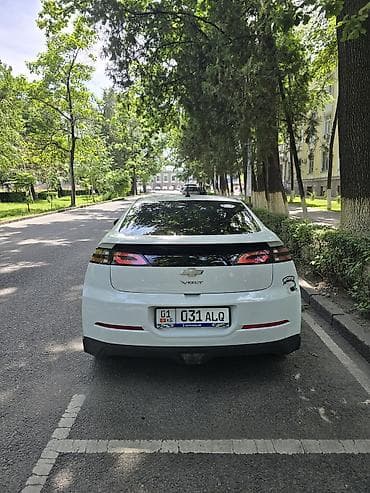 гене: Chevrolet Volt: 2013 г., Гибрид, Хэтчбэк — 2