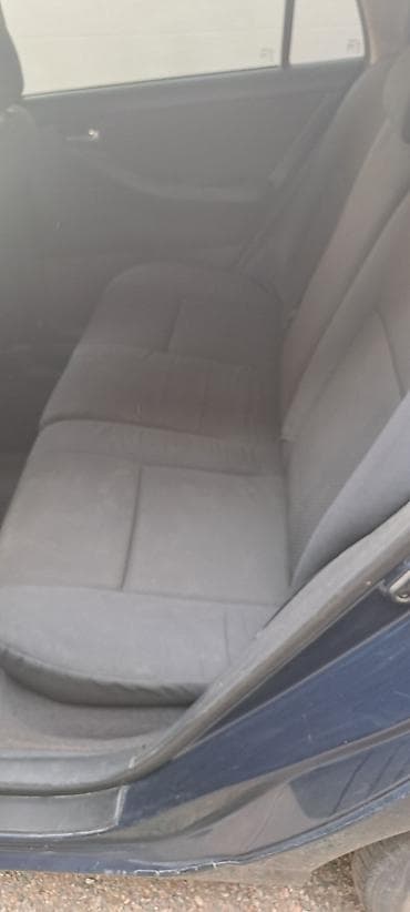 2005: Toyota Corolla: 2005 г., Бензин, Универсал — 4