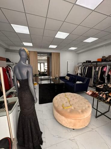 продается дом первая линия: Продаю Магазин В жилом доме, 44 м², Свежий ремонт, С кондиционером, 1 этаж — 4