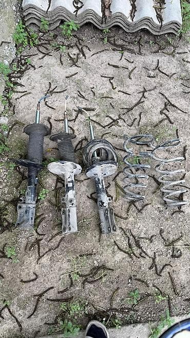 lada samara: Комплект амортизаторов Toyota 2005 г., Б/у, Оригинал, Япония — 2