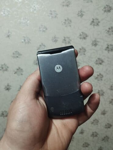 мобилные телефоны: Motorola Razr Maxx, Б/у, < 2 ГБ, цвет - Черный, 1 SIM — 3