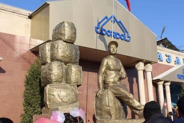 Продаю контейнер на рынке Дордой- Джунхай. Оптовый носочгый ряд at lalafo.kg Продаю контейнер на рынке Дордой- Джунхай. Оптовый носочгый ряд