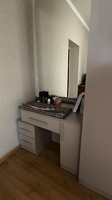 спальня мишок: Спальный гарнитур в современном стиле, цвет — теплый беж/тауп. Состав — 5