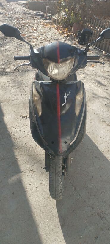 скутеры новый: Тип скутера 125 куб. см, Бензин, Б/у — 1