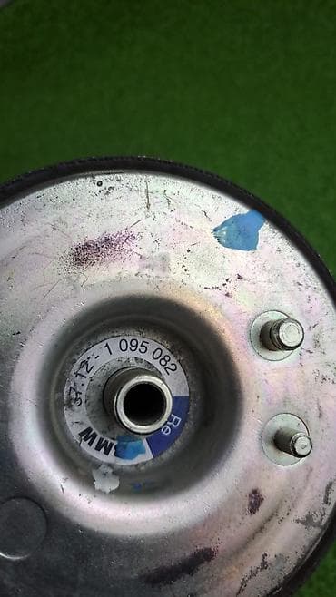 bmw e39 4 4: Опорная подушка амортизатора BMW 2001 г., Б/у, Оригинал, Германия — 3