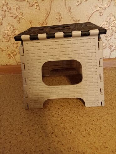 малазийский стол и стулья: Походный складной стул, Б/у, Пластик, цвет - Бежевый — 1