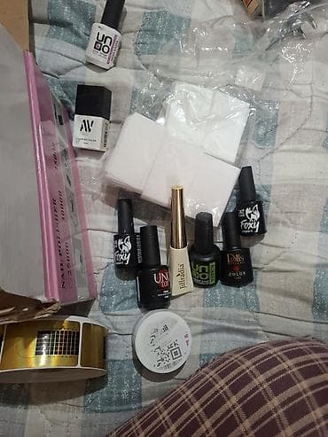 Профессиональный набор для маникюра и наращивания ногтей Состав: - — 2