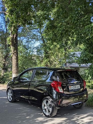Продажа авто: Chevrolet Spark: 2016 г., Автомат, Бензин, Хэтчбэк — 3