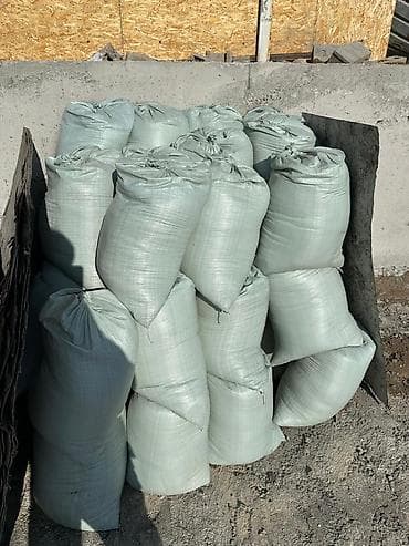 aps m10: Цемент М-450 . Также поставляем насыпные материалы: - щебень - глина - — 3