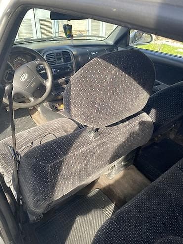 седан срочно продаю: Hyundai Sonata: 2004 г., Седан — 5