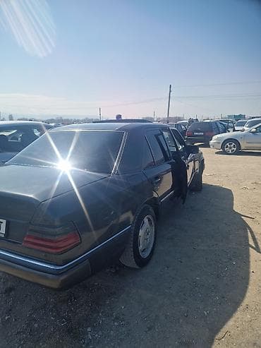 mercedes авто: Mercedes-Benz W124: 1990 г., Ручные, Бензин, Седан — 6