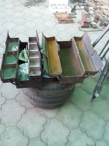 Продаю железные ящики для инструментов и др мелочи двух- ярусные.цена at lalafo.kg Продаю железные ящики для инструментов и др мелочи двух- ярусные.цена