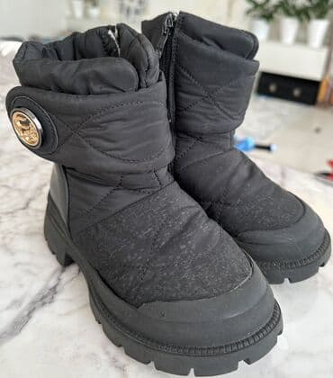детская обувь сноубутсы: 1.Сапоги Kinddog размер 32–1500 сом 2. Сапоги зимние черные, размер — 3