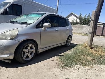 Honda Fit: 2003 г., 1.3 л, Автомат, Бензин, Хэтчбэк at lalafo.kg Honda Fit: 2003 г., 1.3 л, Автомат, Бензин, Хэтчбэк