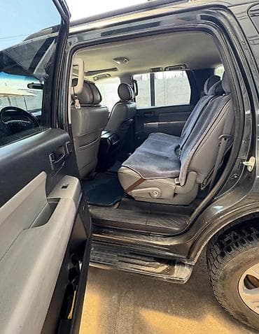 Toyota Sequoia: 2008 г., 5.7 л, Автомат, Бензин, Внедорожник — 10