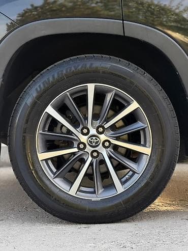 step 2: Toyota Highlander: 2019 г., 3.5 л, Автомат, Бензин, Внедорожник — 7