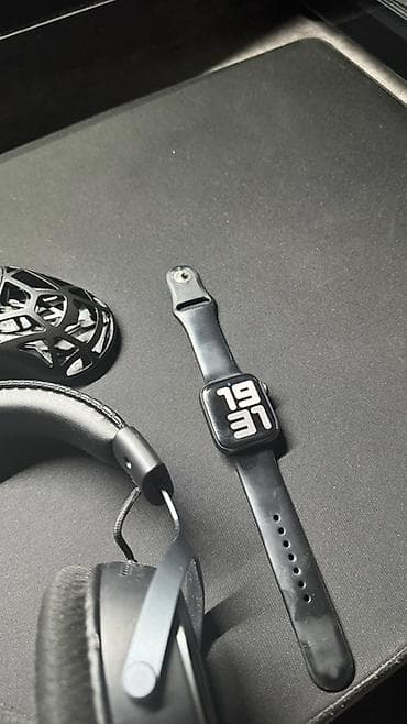 Смарт-часы: Apple Watch Series 6, 44 мм,94% акб алюминиевый корпус, черный цвет — 1