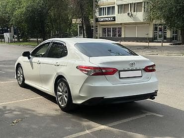 Транспорт: Toyota Camry: 2018 г., 2.5 л, Автомат, Бензин — 4