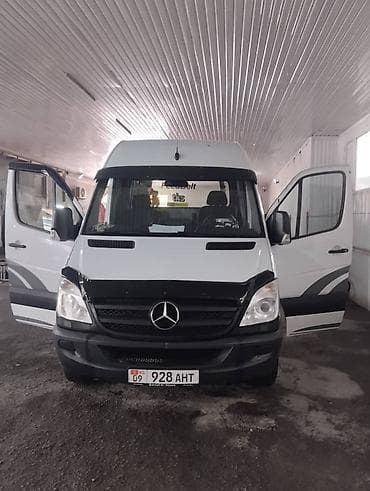 прожектор на спринтер: Mercedes-Benz Sprinter (длинная и высокая база), белый фургон — 9