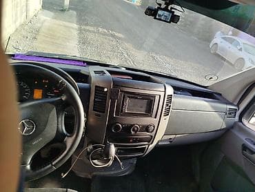 235 55 р18: Легкий грузовик, Mercedes-Benz — 7