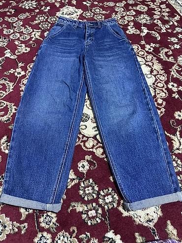 широкие джинсы: Свободные джинсы из плотного денима синего цвета. - Посадка: средняя — 1