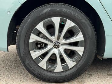 продаю мапед: Toyota Prius: 2019 г., 1.8 л, Вариатор, Гибрид, Седан — 13