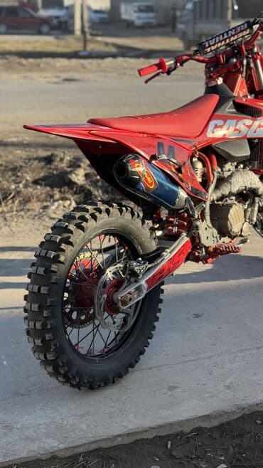 на мотоцикл: Эндуро 250 куб. см, Бензин, Взрослый, Б/у — 10