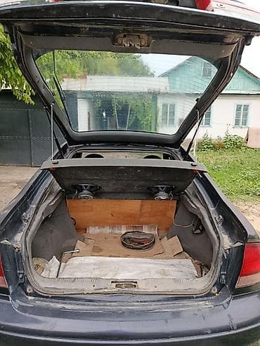 японское: Mazda 626: 1994 г., 1.8 л, Механика, Бензин, Лифтбек — 9