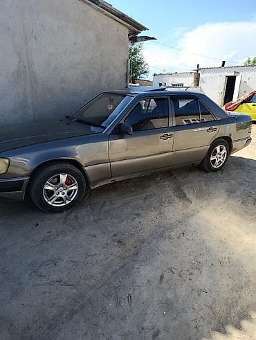 Продажа авто: Mercedes-Benz E-класс AMG: 1991 г., 2.3 л, Механика, Бензин, Седан — 3