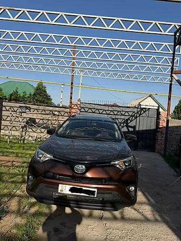Toyota RAV4: 2018 г., Кроссовер