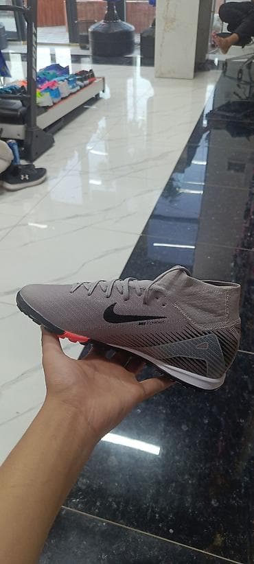 лабутены мужские бишкек: Представляем мужские кроссовки Nike, идеально подходящие для футзала — 4