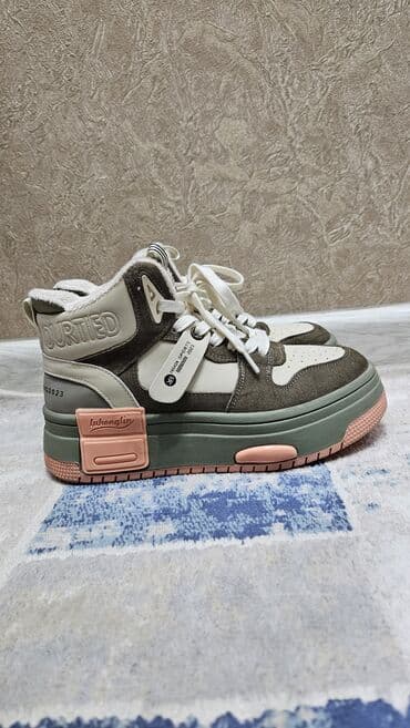 платье леопардовое: Классные женские фирменные утеплённые ботинки на ножках смотрится — 1