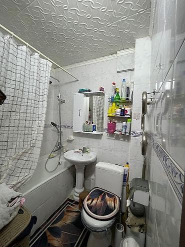 red centr: 3 комнаты, 58 м², 104 серия, 1 этаж — 5