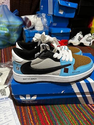 cactus jack: Мужские кроссовки, 37, Nike, Новый, цвет - Голубой — 1